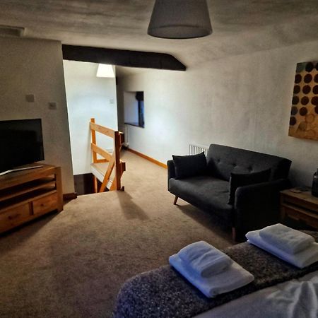 The Lodge@ Beechwood House Mossley Екстериор снимка